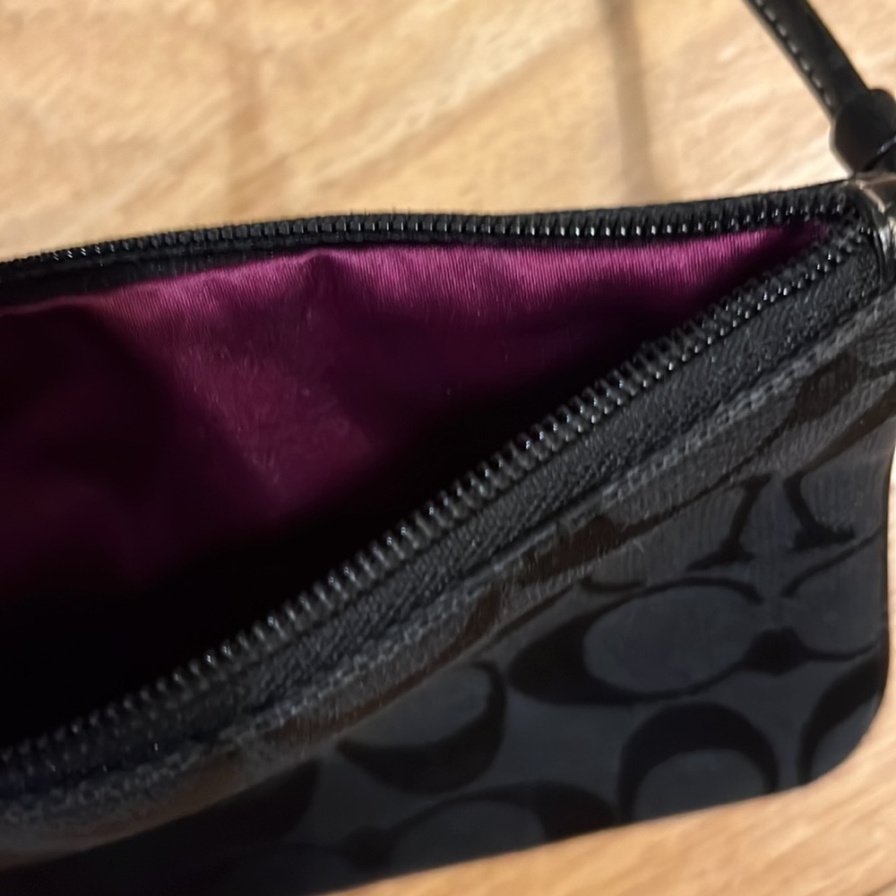 Coach wristlet - Picture 5 of 5